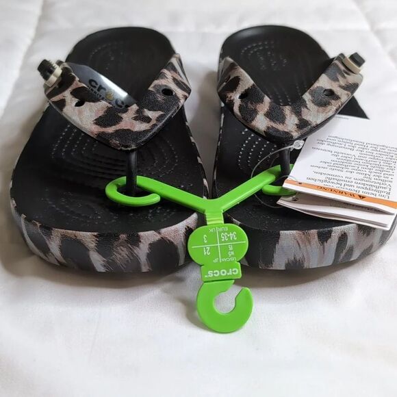 Crocs Women's size 5 Platform Thong Sandals Animal Print, NEW - Picture 6 of 8